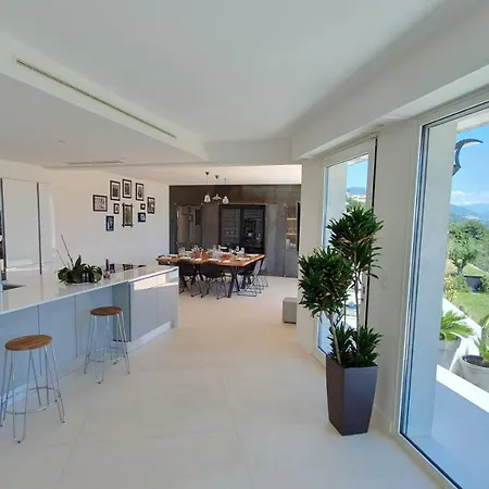 Вилла Exceptional Californian Villa, Panoramic Sea View, Infinity Pool